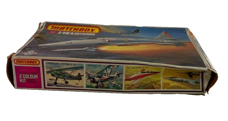 Vtg 1976 Matchbox A-4M/N Skyhawk 1/72 Scale Model Kit PK-29 Open Box 2073