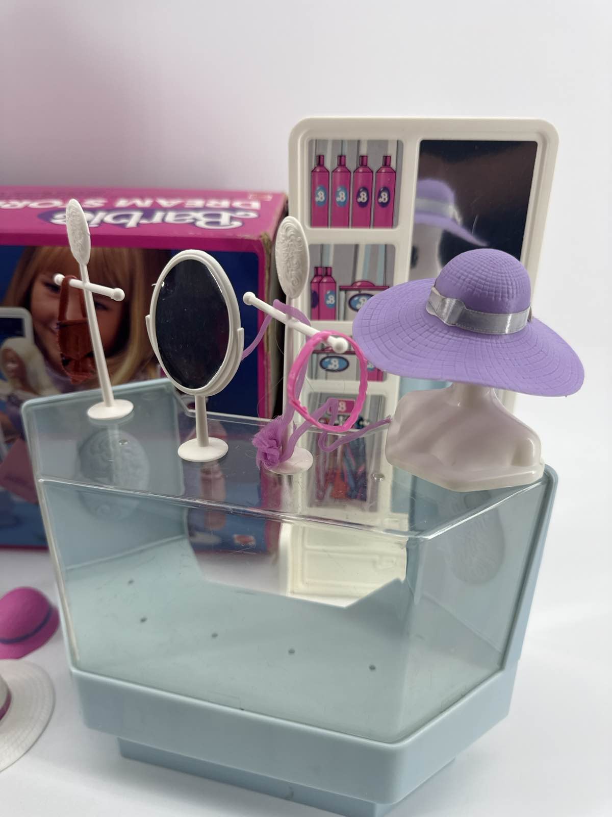 1982 Mattel Barbie Fashion Dept. Playset 4022 Box & Parts