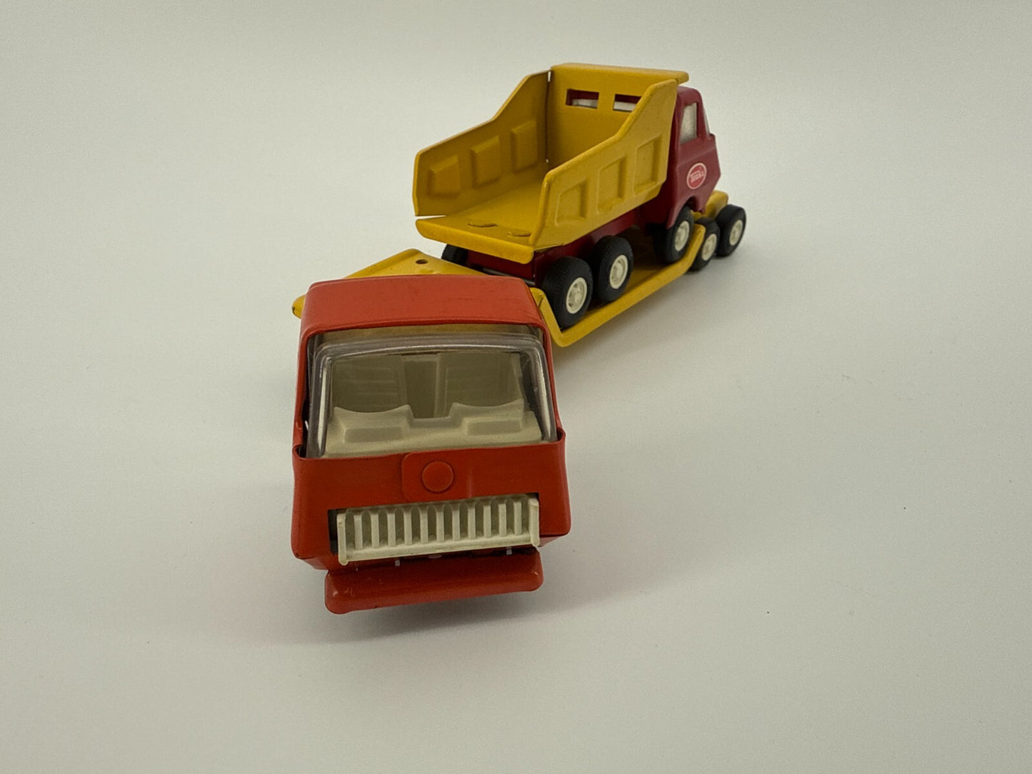 VTG 1970s Tonka Lowboy Flatbed Hauler Truck Dump Trailer Yellow Red Diecast Stee