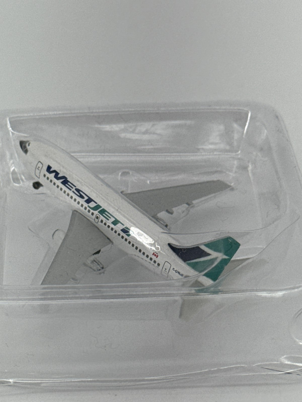 Herpa Wings WestJet Boeing 737-200 1:500 Diecast Model Airplane 505789