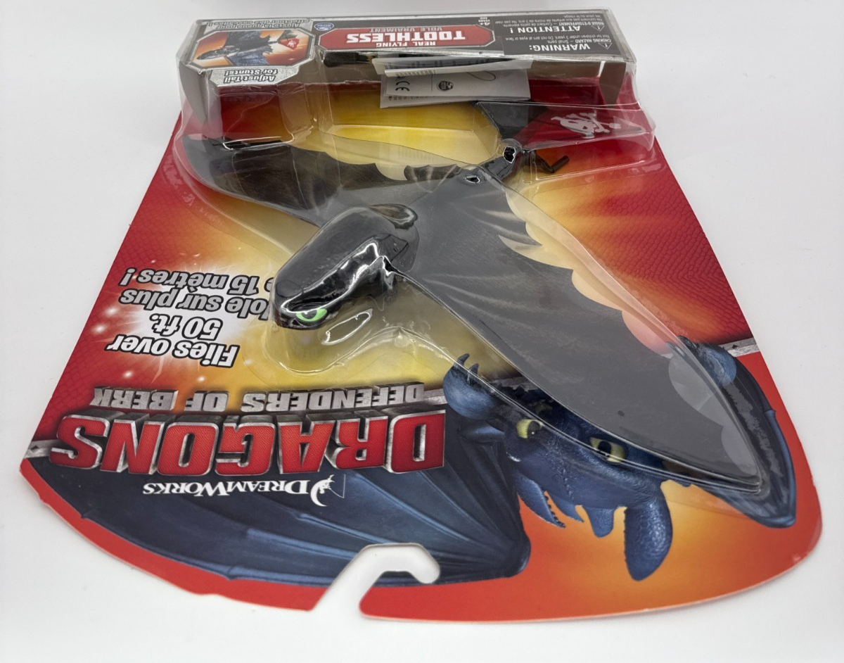 DreamWorks Dragons Defenders Berk Real Flying Toothless Toy 2013 Spins Flies 50f