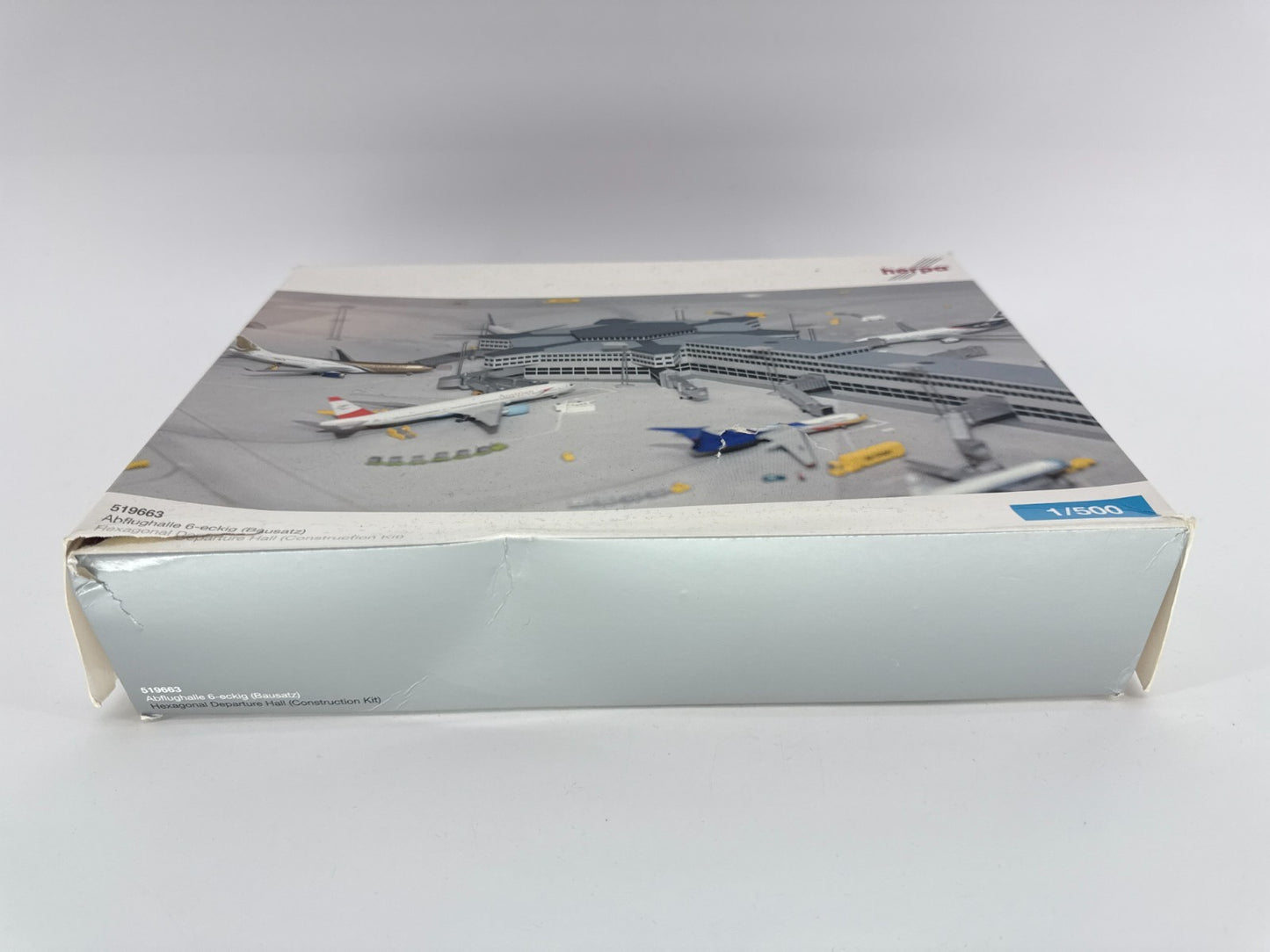 Herpa 519663 Hexagonal Departure Hall 1:500 Airport Model Kit Incomplete Parts