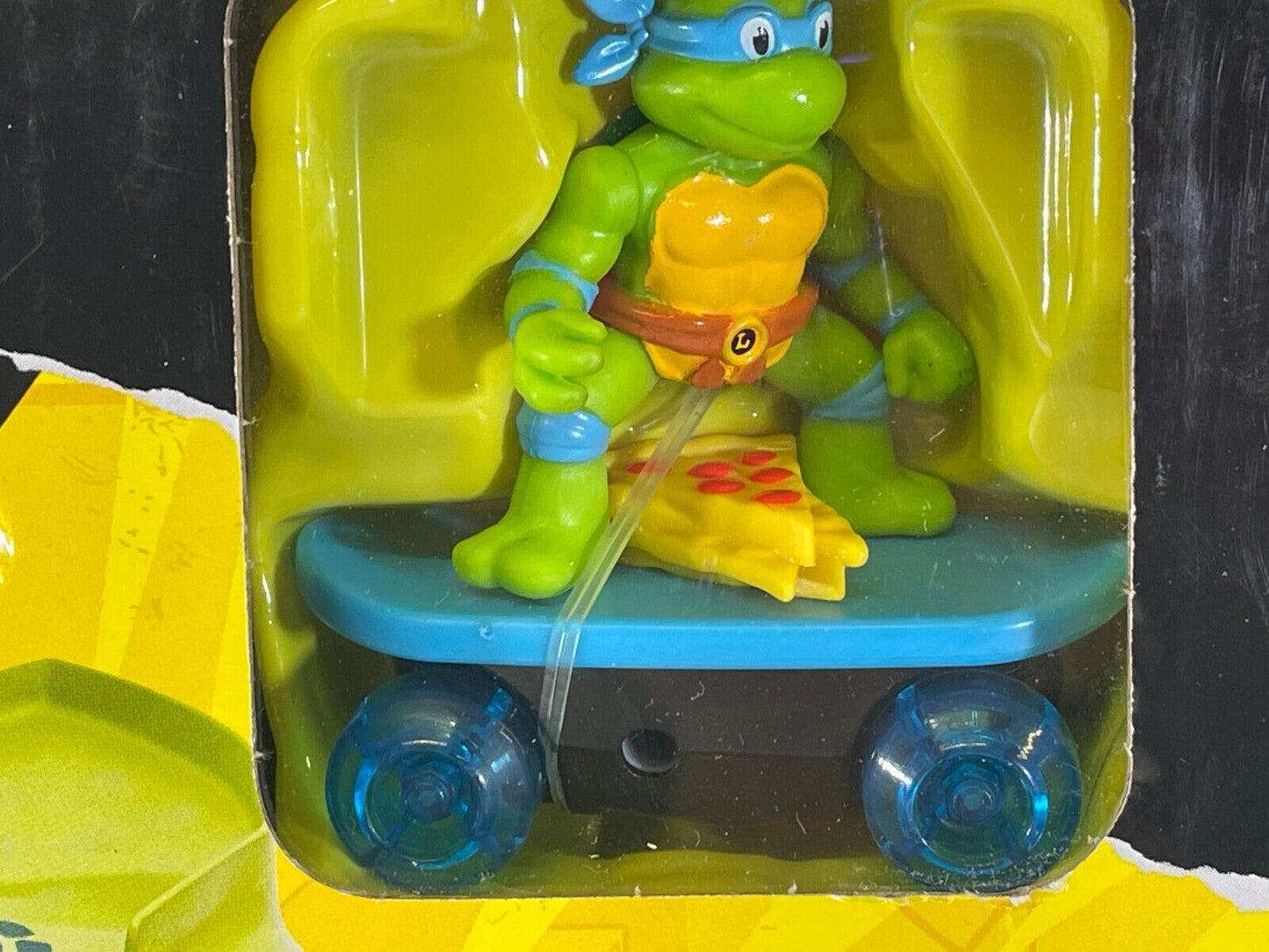 Teenage Mutant Ninja Turtles TMNT Mini Madness Skate Park Playset w/ Leo Figure