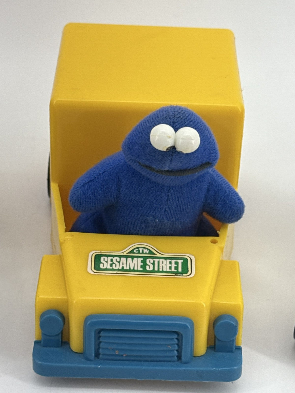 1993 Tyco Sesame Street Cars Elmo Oscar Bert