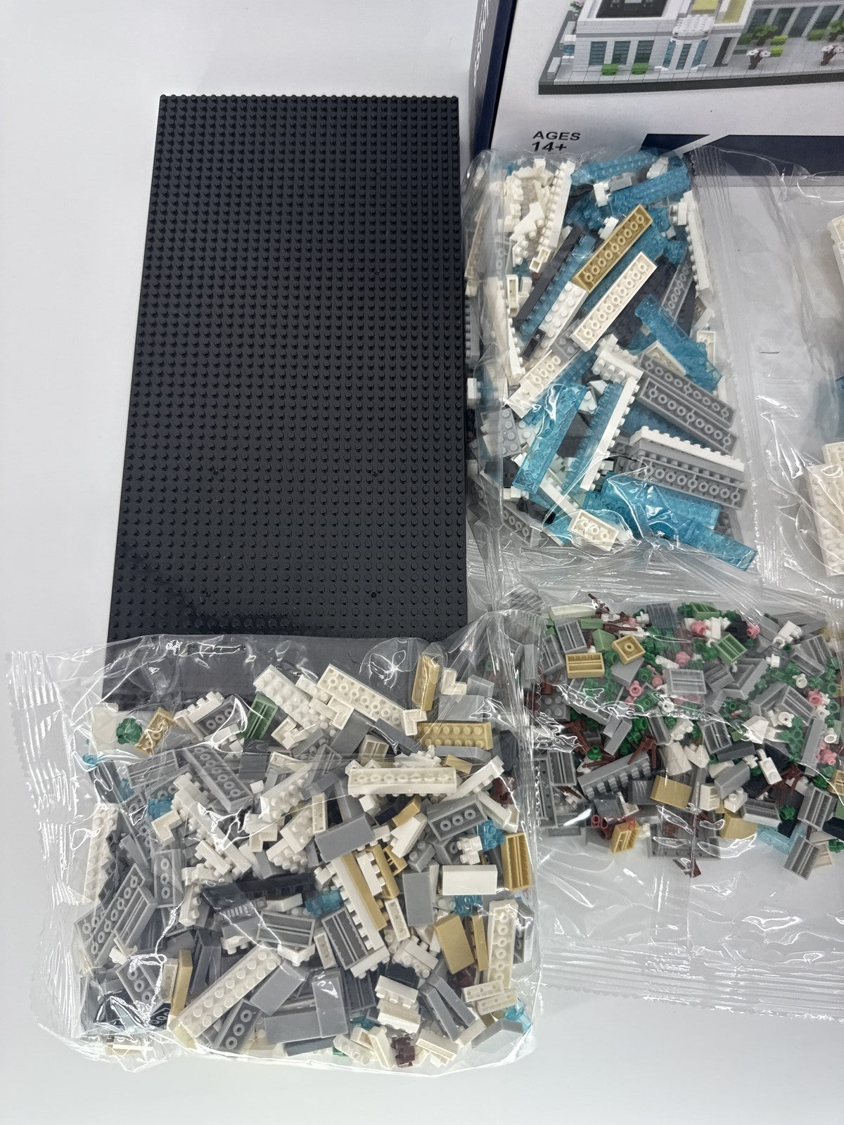 The White House Architecture Building Blocks Kit 3520+ Pcs Model 8008 Ages 14+