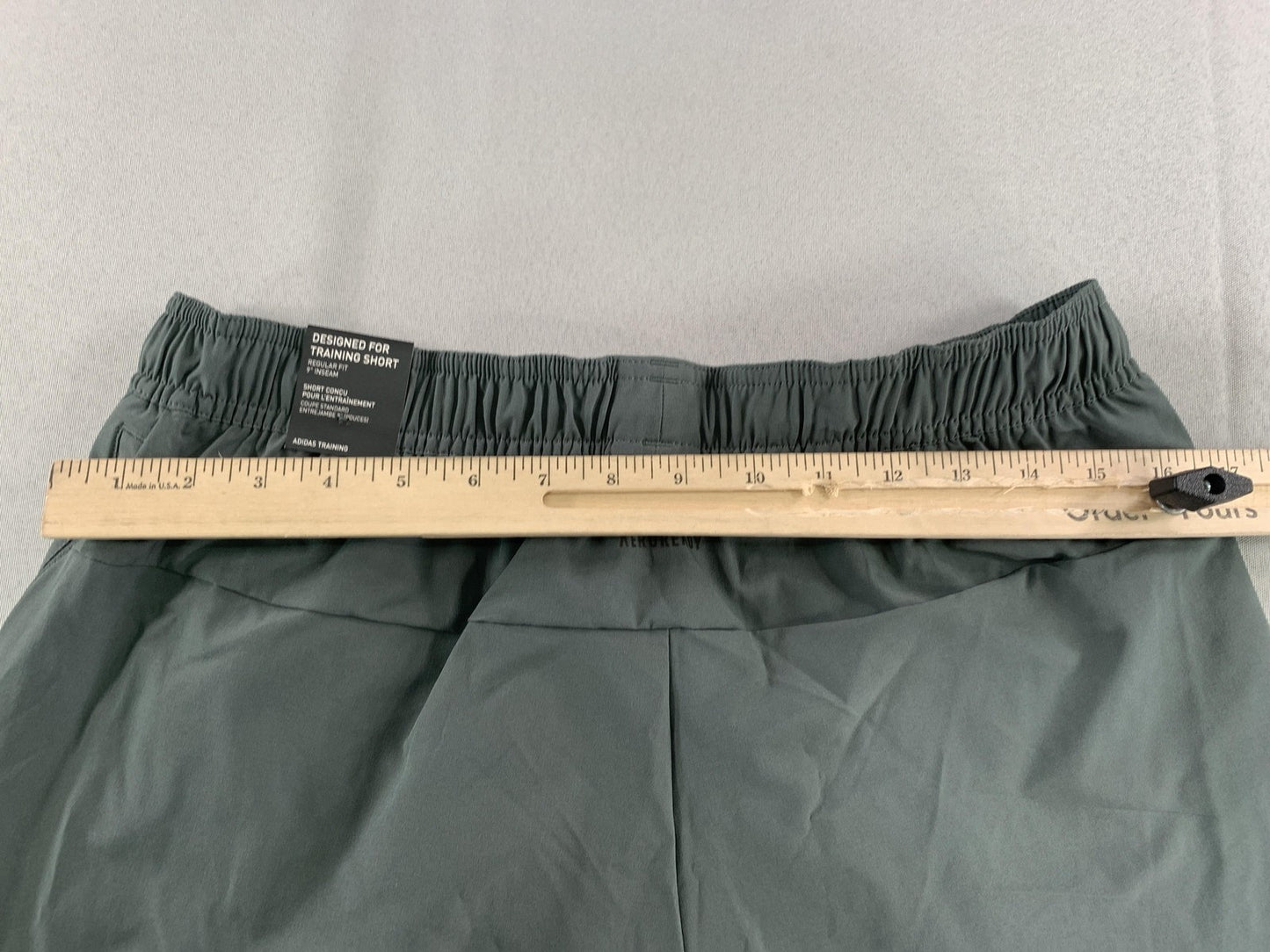 Adidas Shorts Mens Medium Gray Designed for Training AEROREADY Zip Pocket Gym