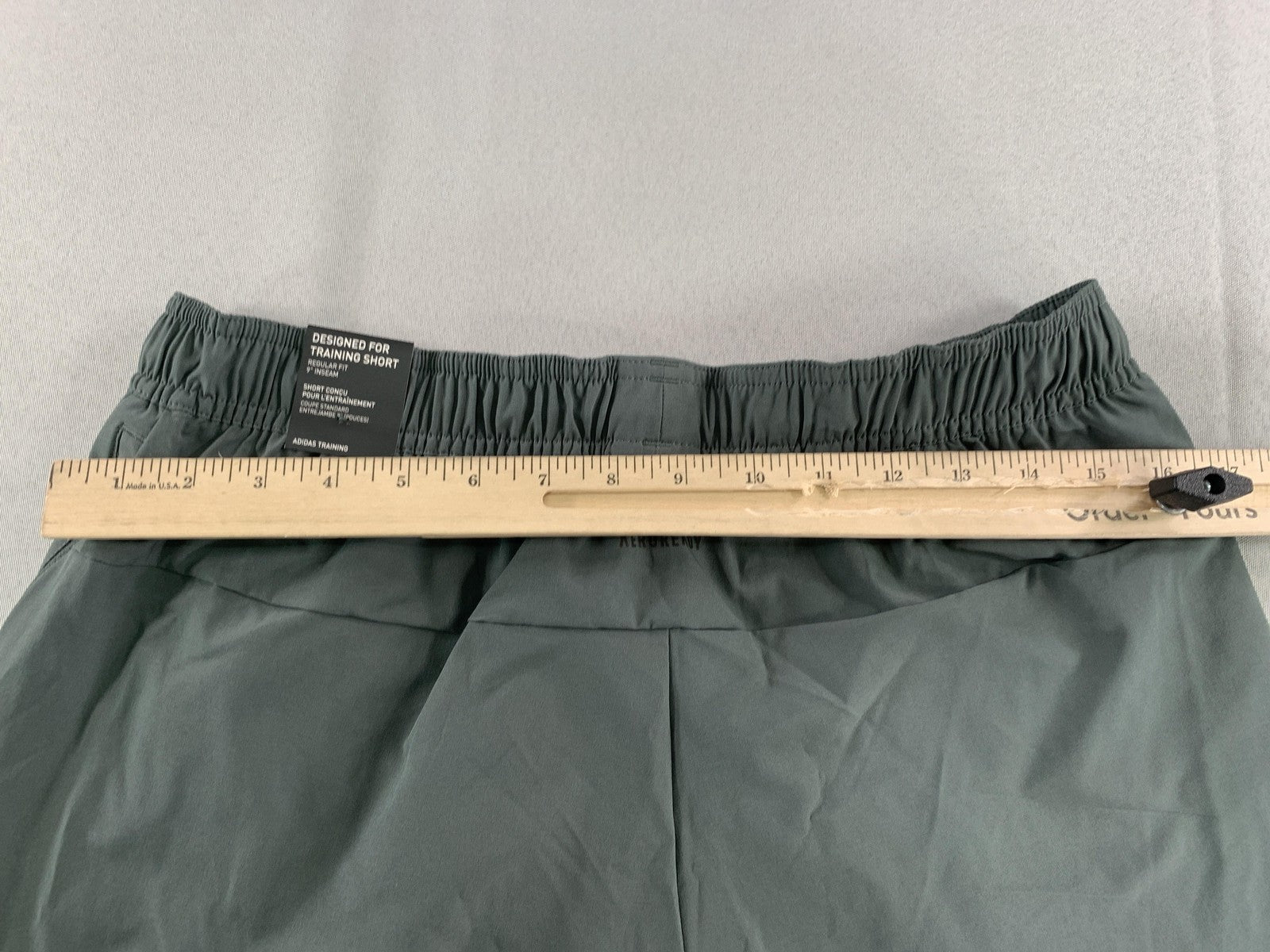 Adidas Shorts Mens Medium Gray Designed for Training AEROREADY Zip Pocket Gym