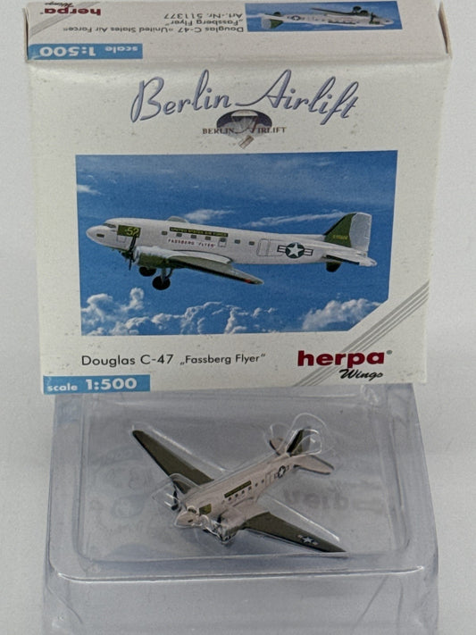 Herpa Wings Douglas C-47 Fassberg Flyer 1:500 Berlin Airlift USAF 511377