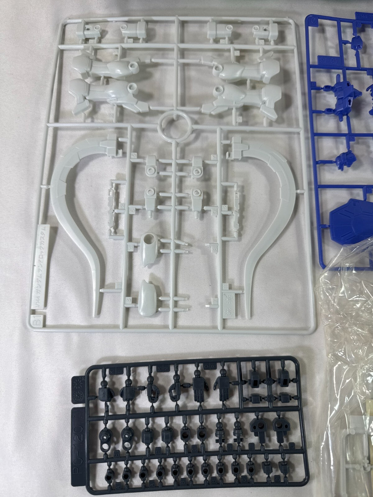 Bandai Gundam Wing Endless Waltz Sandrock Custom HG 1/144 EW-07 Model Kit Open