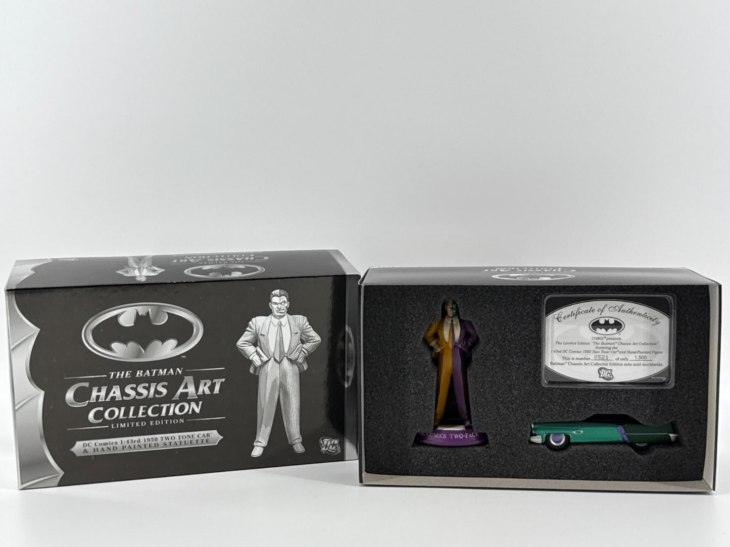Corgi DC Batman Chassis Art 1950 Two Tone Car & Two-Face Statue Ltd Ed 1:43 NEW