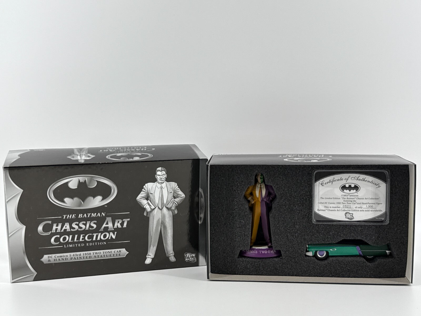 Corgi DC Batman Chassis Art 1950 Two Tone Car & Two-Face Statue Ltd Ed 1:43 NEW