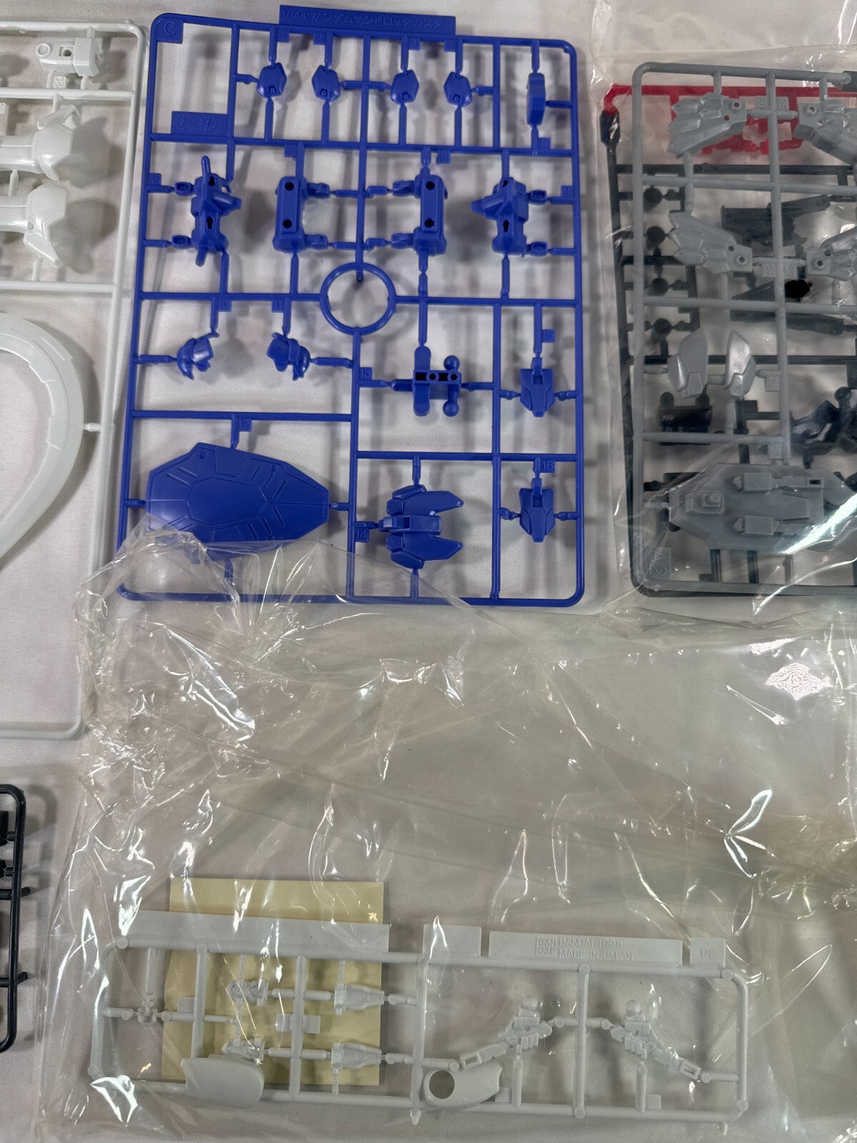 Bandai Gundam Wing Endless Waltz Sandrock Custom HG 1/144 EW-07 Model Kit Open