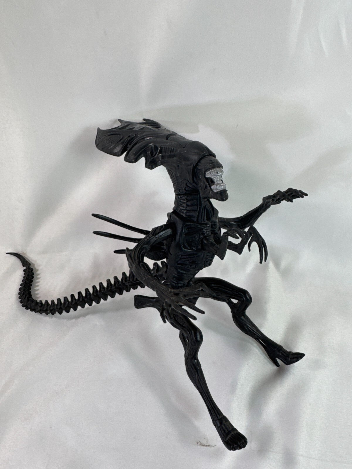 Kenner 1994 Aliens Queen Hive Playset + Queen Xenomorph Figure Loose Complete