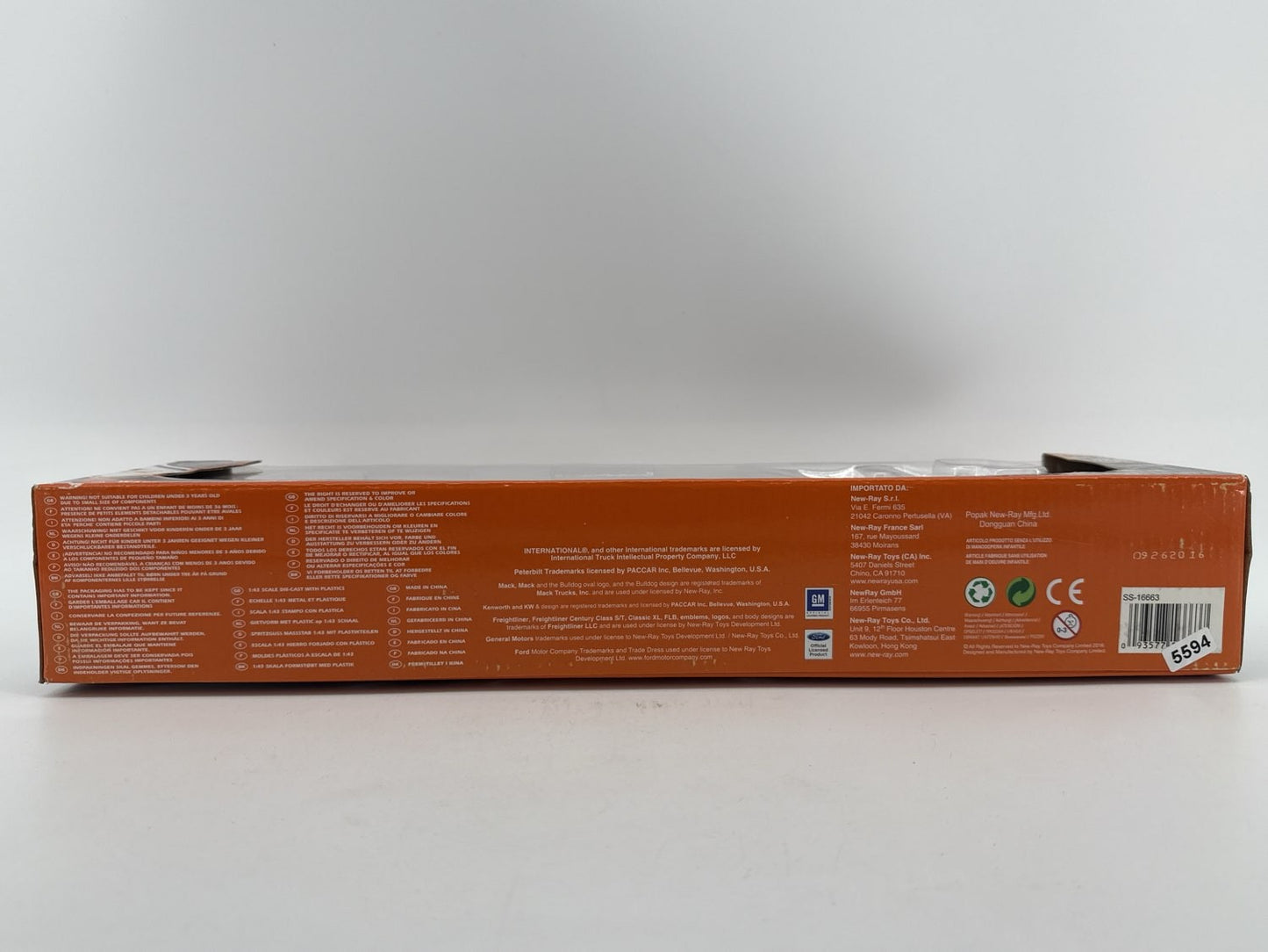 New-Ray Int'l Lonestar Trucker 1:43 Diecast Truck & Trailer