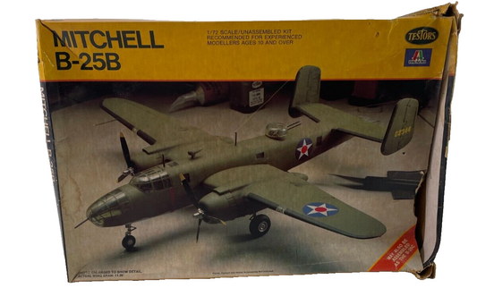 1/72 Testors Italeri Mitchell B-25B WWII US Bomber Model Kit 861 Open Box 2168