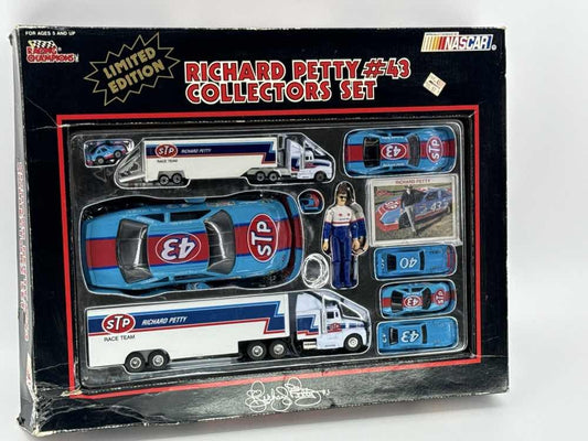 1991 Racing Champions Richard Petty #43 Collectors Set NASCAR Limited Edition