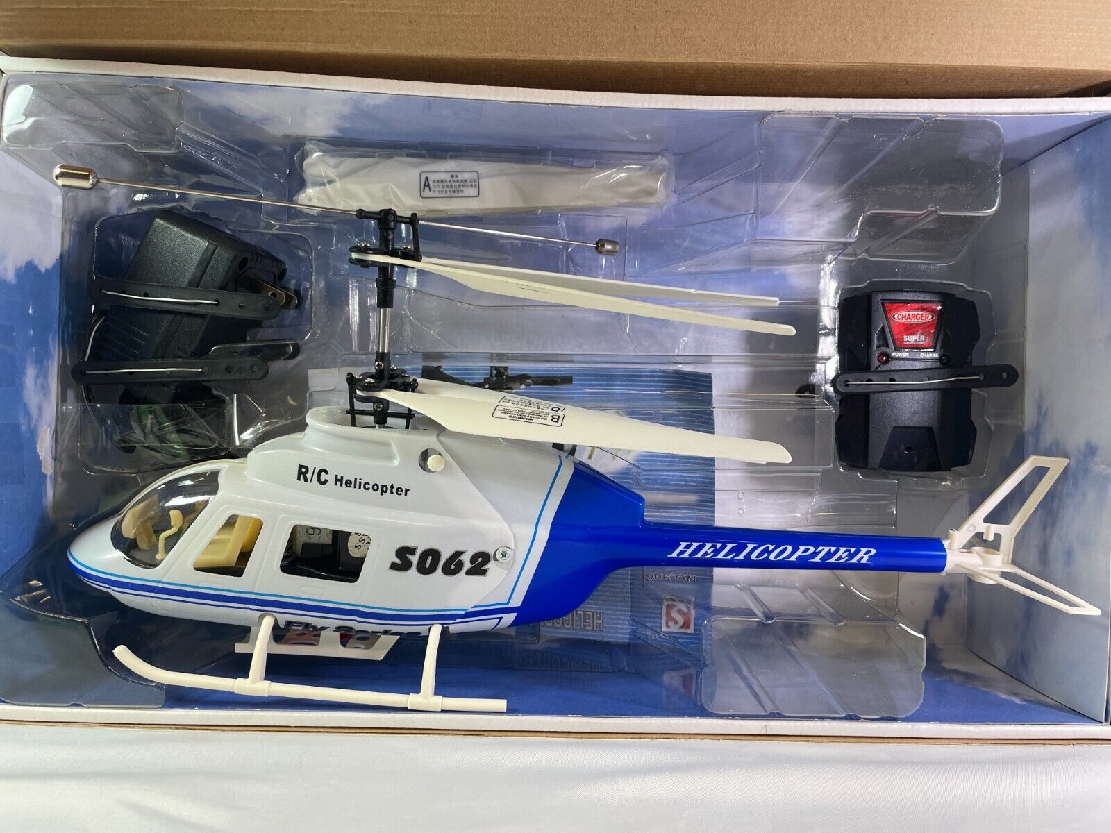 Double Horse 9001 RC Helicopter 4-CH Blue Easy Fly Remote Control