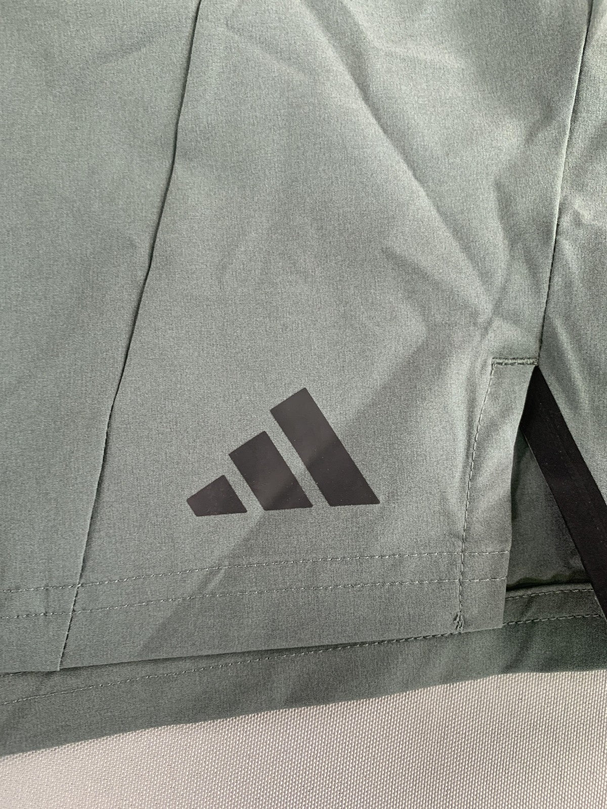 Adidas Shorts Mens Medium Gray Designed for Training AEROREADY Zip Pocket Gym