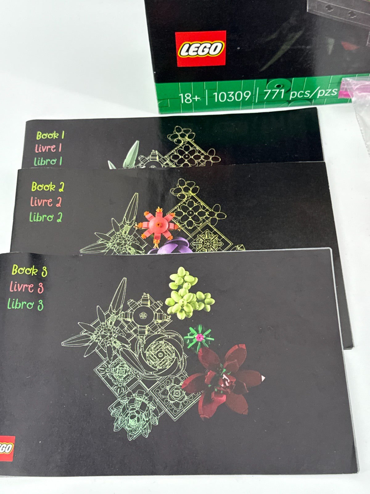 LEGO 10309 Botanical Succulents Set 771 Pcs w/ Books Parts As Is READ