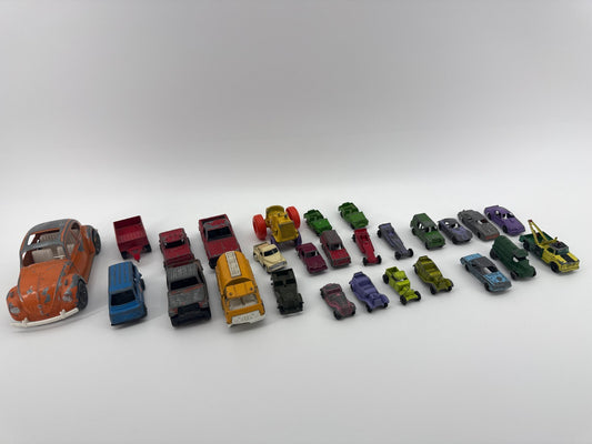 Lot of 25 Diecast Cars, Mostly Tootsietoy, Trucks, Cars, 1:64