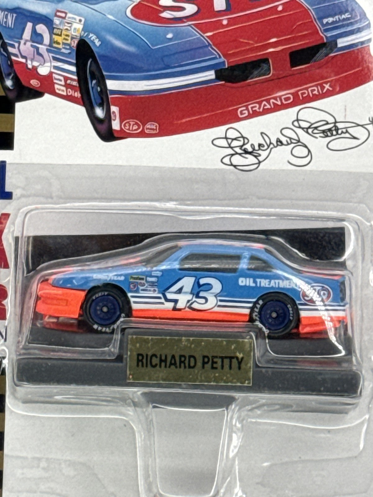 1992 Road Champs Richard Petty #43 STP Pontiac Grand Prix NASCAR 1:64 Diecast