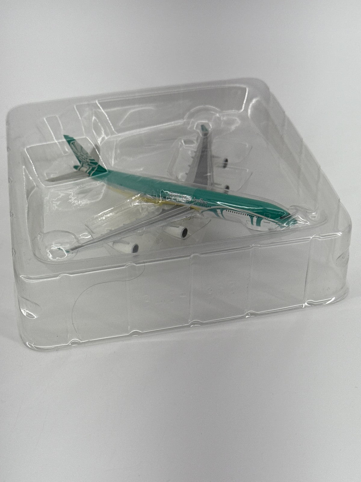Herpa 1:500 BWIA West Indies Airways Airbus A340-300 Model Aircraft 513593