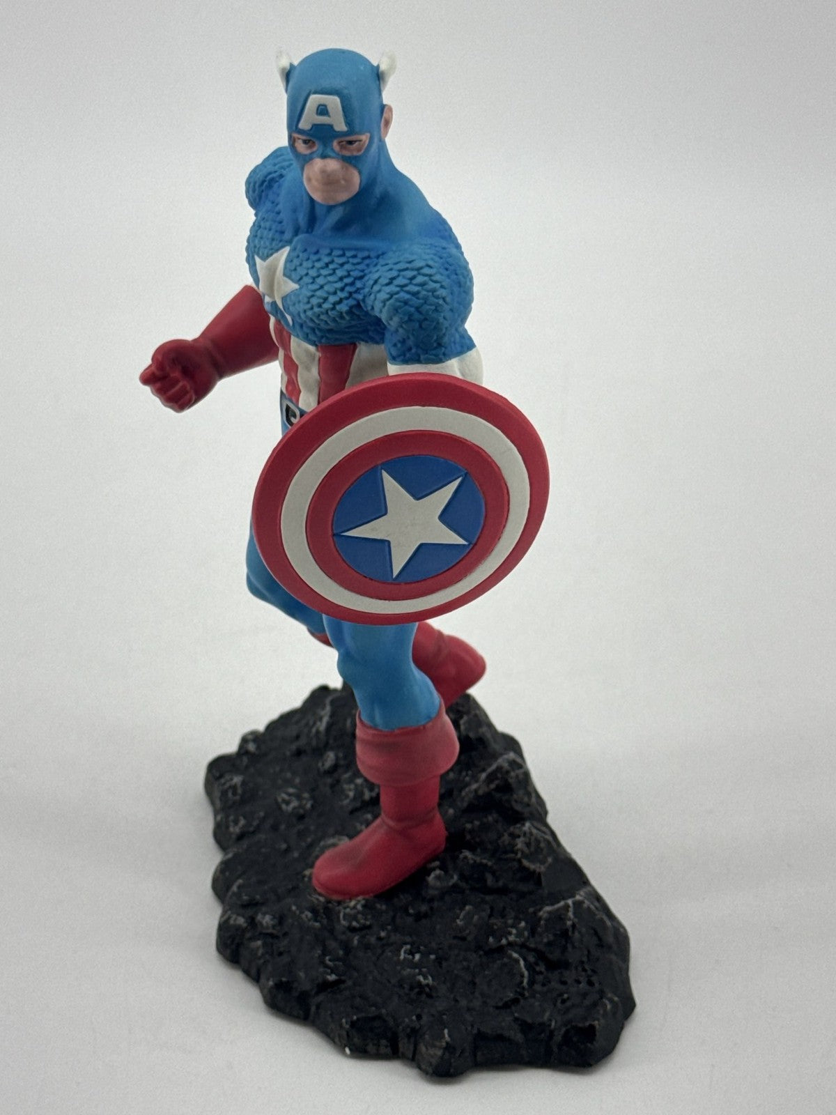 Corgi Marvel Heroes Captain America 1:12 Scale Hand Painted Metal Statue