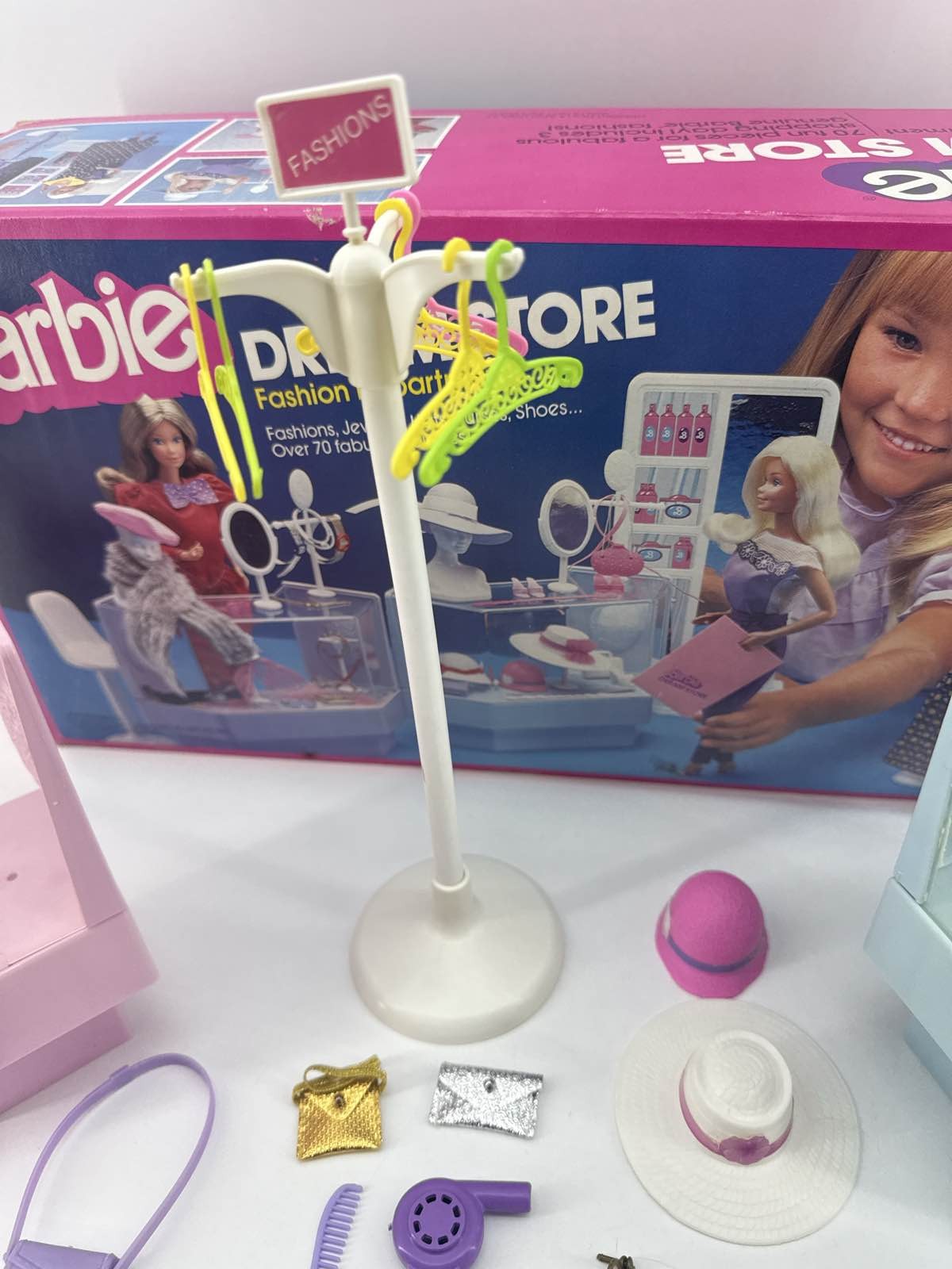 1982 Mattel Barbie Fashion Dept. Playset 4022 Box & Parts