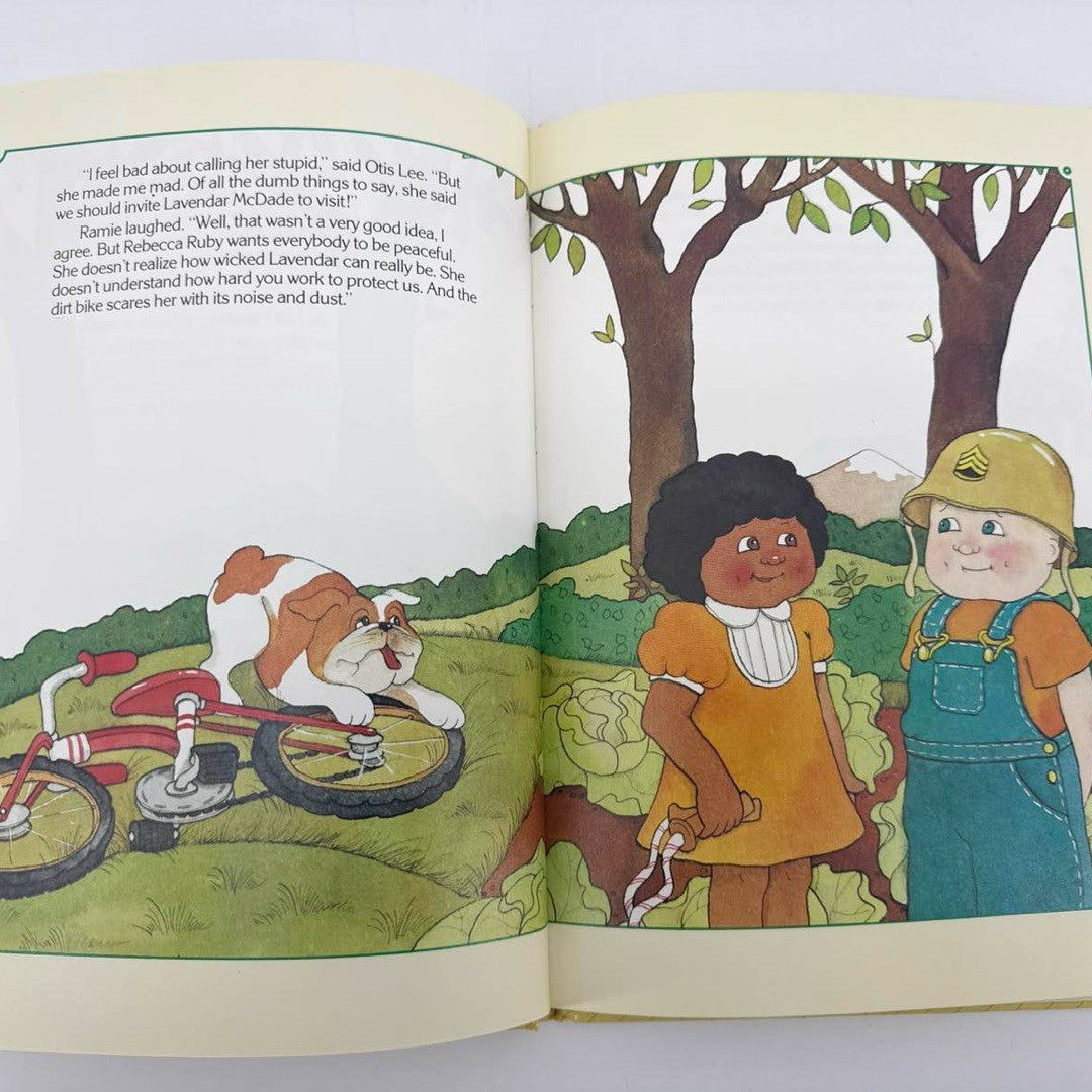 Cabbage Patch Kids Making Friends 1984 Parker Bros Book CPK