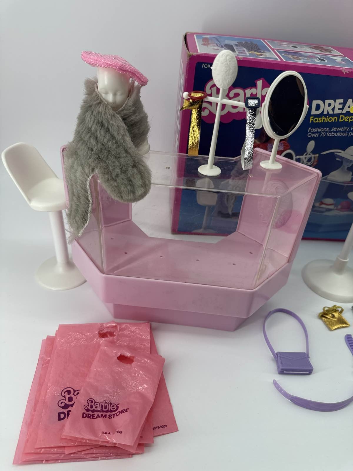 1982 Mattel Barbie Fashion Dept. Playset 4022 Box & Parts