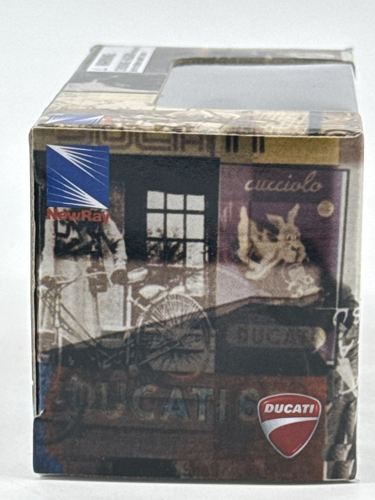 Ducati 900 SS 1975 Diecast Motorcycle 1:32 NewRay Malibu Intl Model Bike NIB