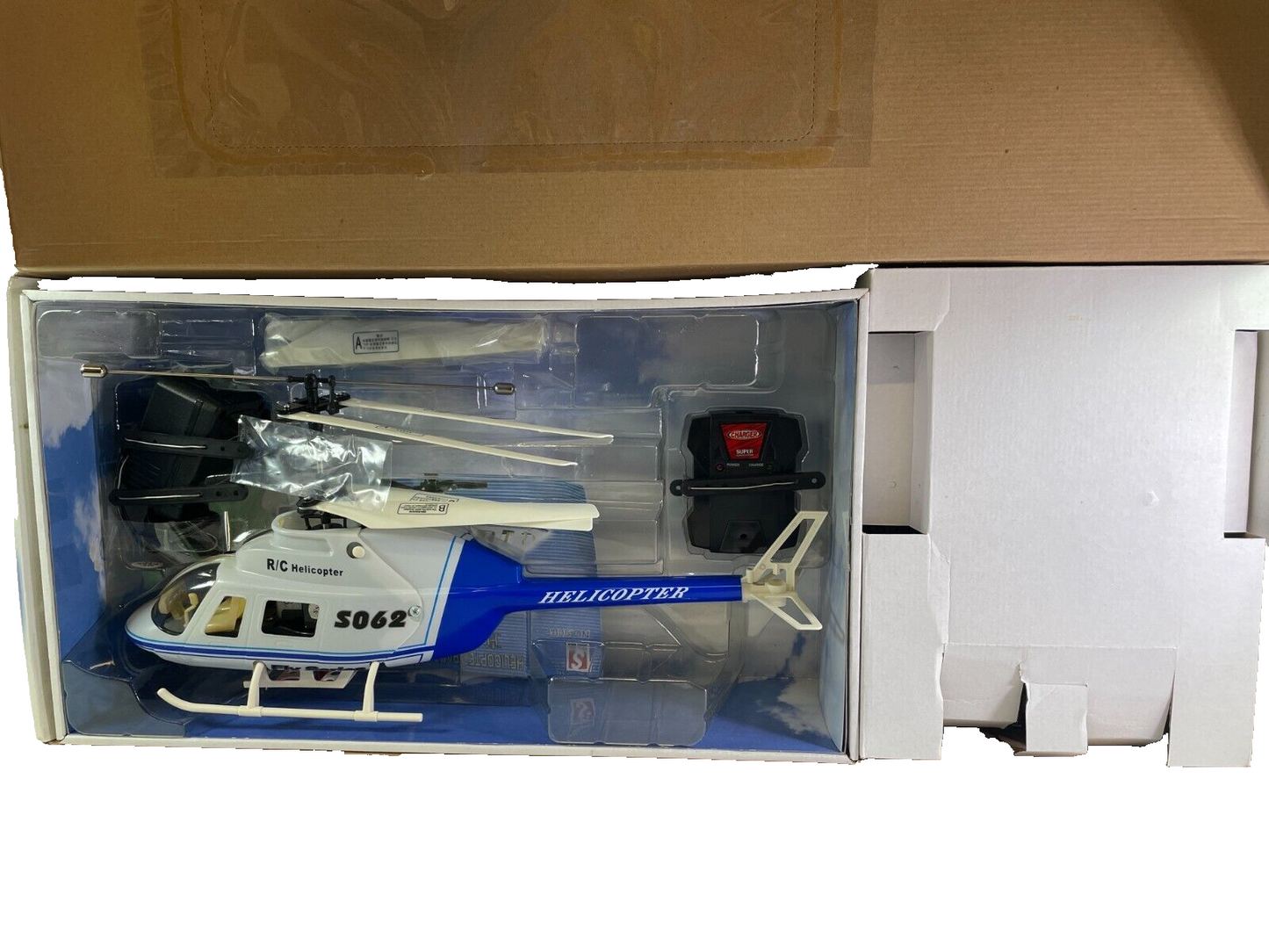 Double Horse 9001 RC Helicopter 4-CH Blue Easy Fly Remote Control