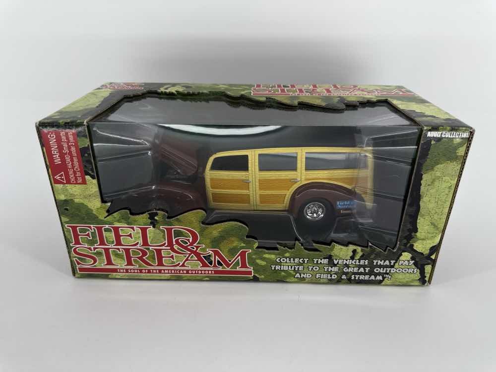 Racing Champions Field & Stream 1940 Ford Woody Wagon 1:24 Diecast Car
