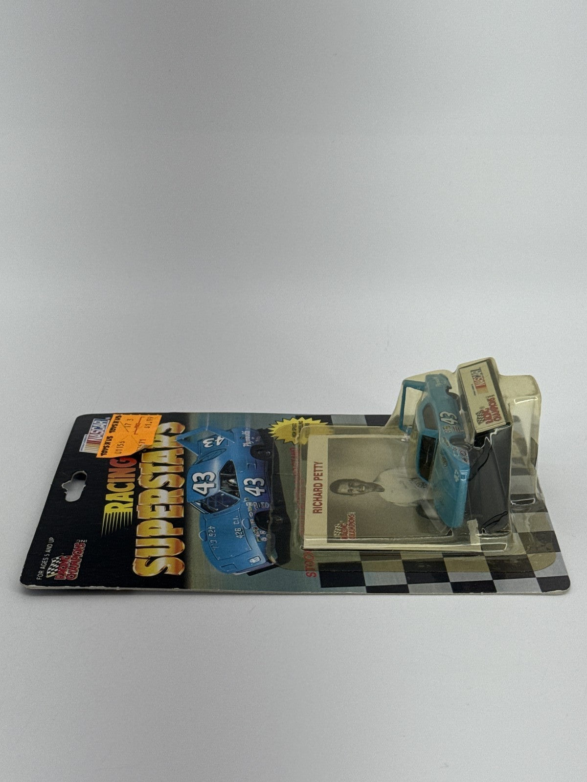 1991 Racing Champions Richard Petty #43 1970 Plymouth Superbird 1:43 NASCAR NIP