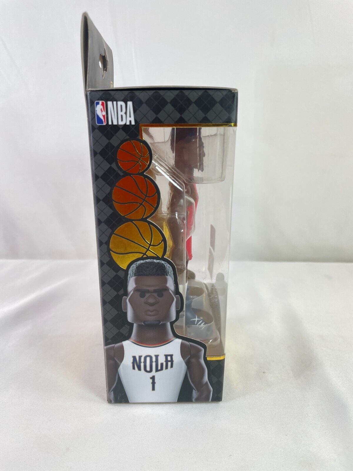 Funko Gold CHASE NBA Zion Williamson 5” Vinyl Figure – Red Jersey!