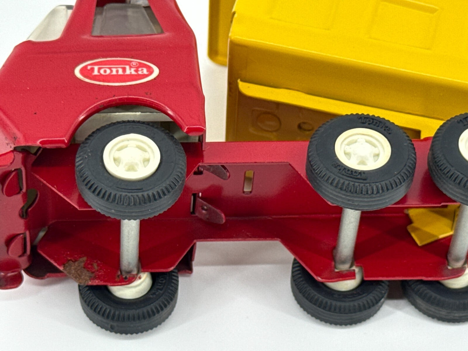 VTG 1970s Tonka Lowboy Flatbed Hauler Truck Dump Trailer Yellow Red Diecast Stee