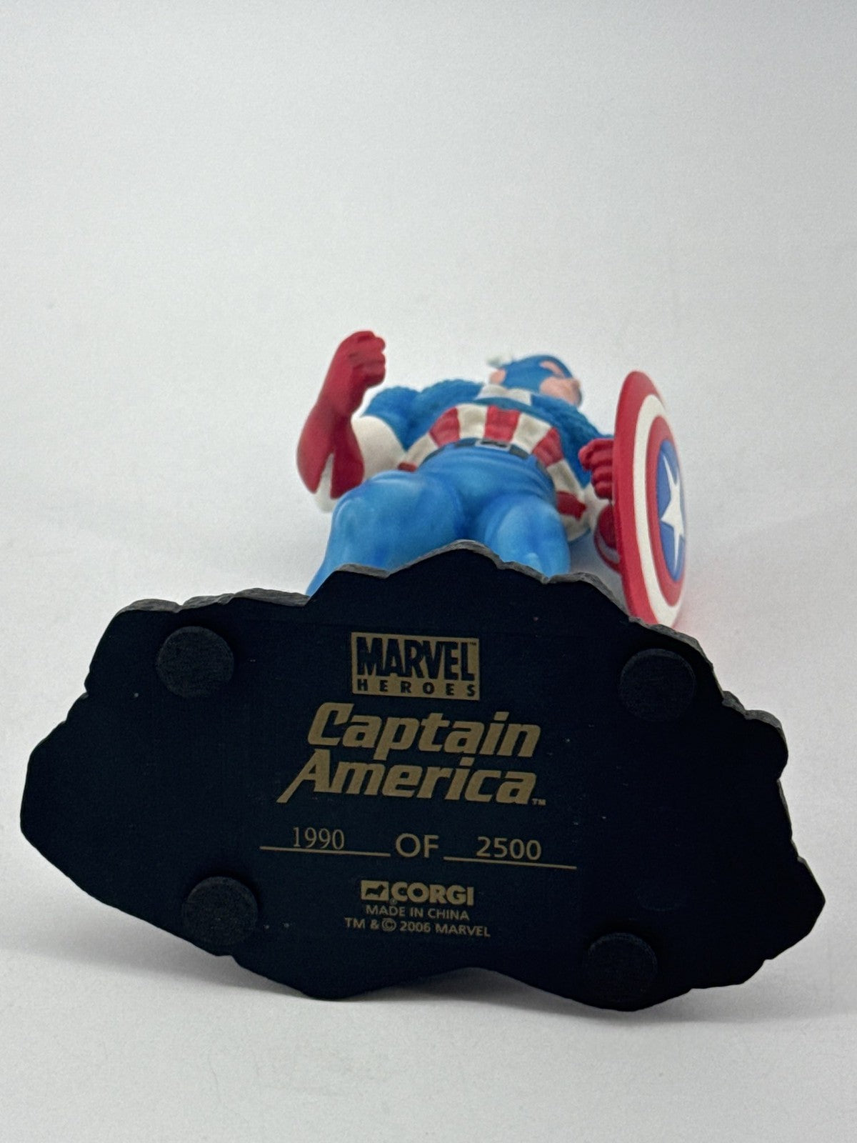 Corgi Marvel Heroes Captain America 1:12 Scale Hand Painted Metal Statue