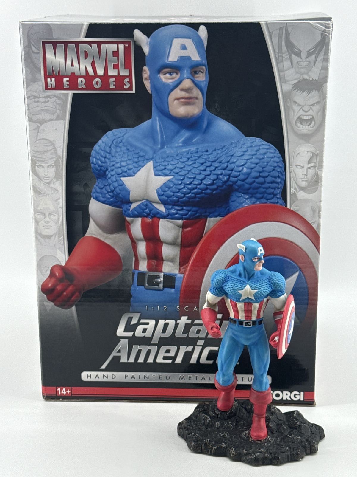 Corgi Marvel Heroes Captain America 1:12 Scale Hand Painted Metal Statue