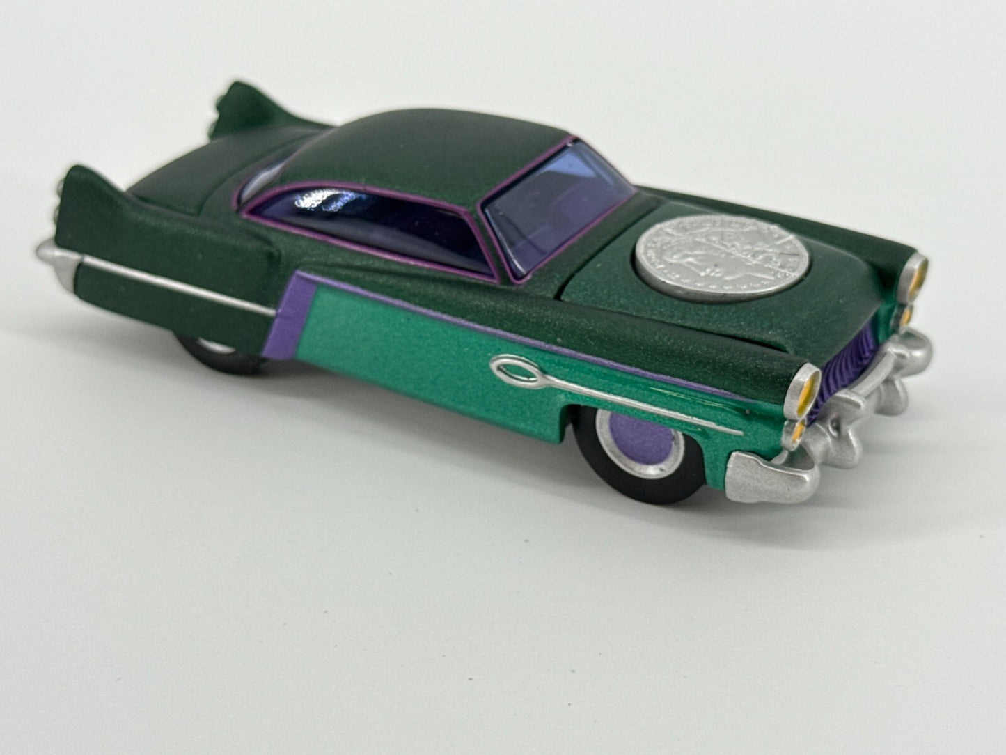 Corgi DC Batman Chassis Art 1950 Two Tone Car & Two-Face Statue Ltd Ed 1:43 NEW