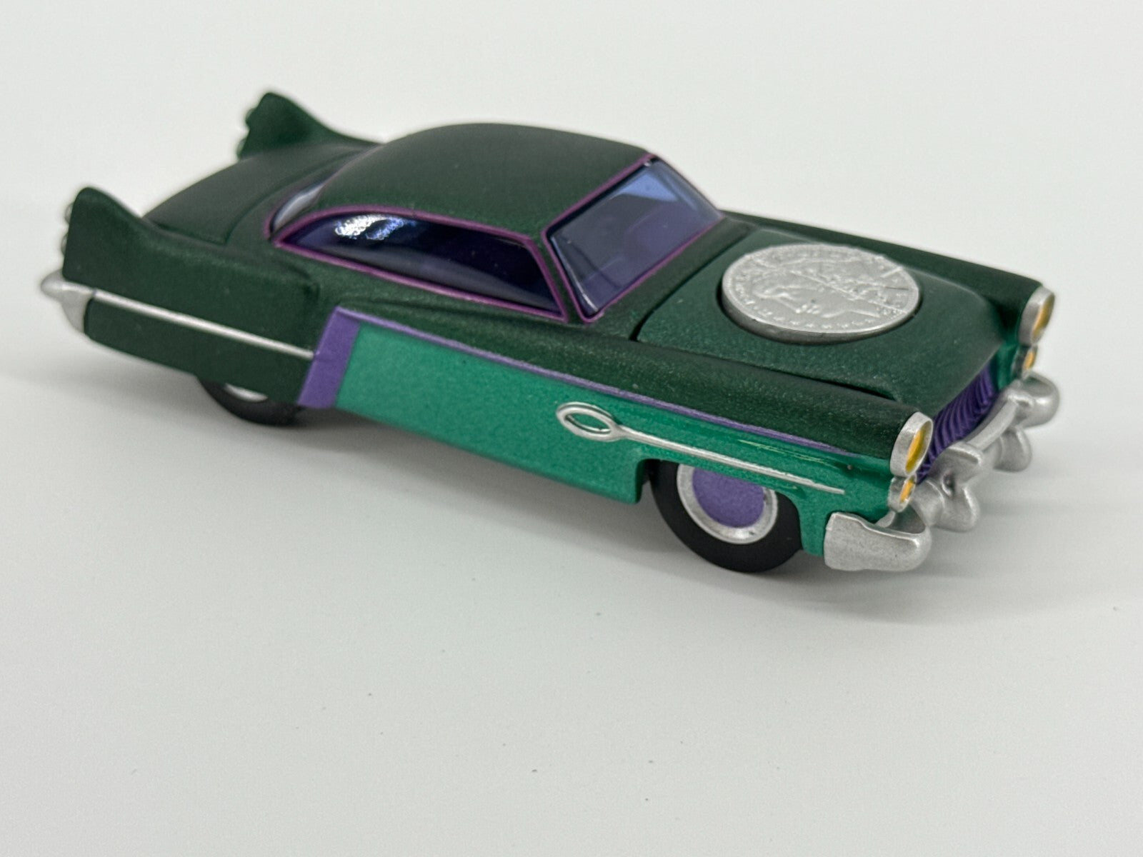 Corgi DC Batman Chassis Art 1950 Two Tone Car & Two-Face Statue Ltd Ed 1:43 NEW