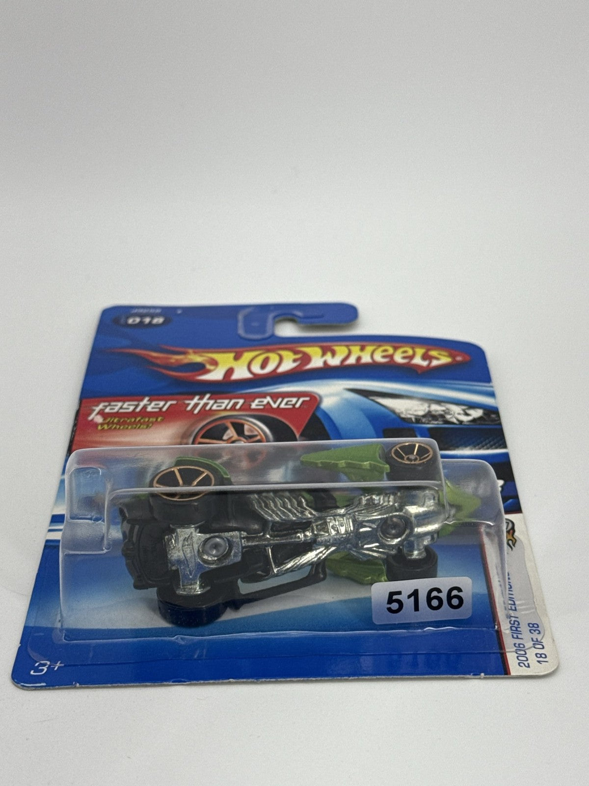 2006 Hot Wheels 18/38 PREYING MENACE Green FTE J3259