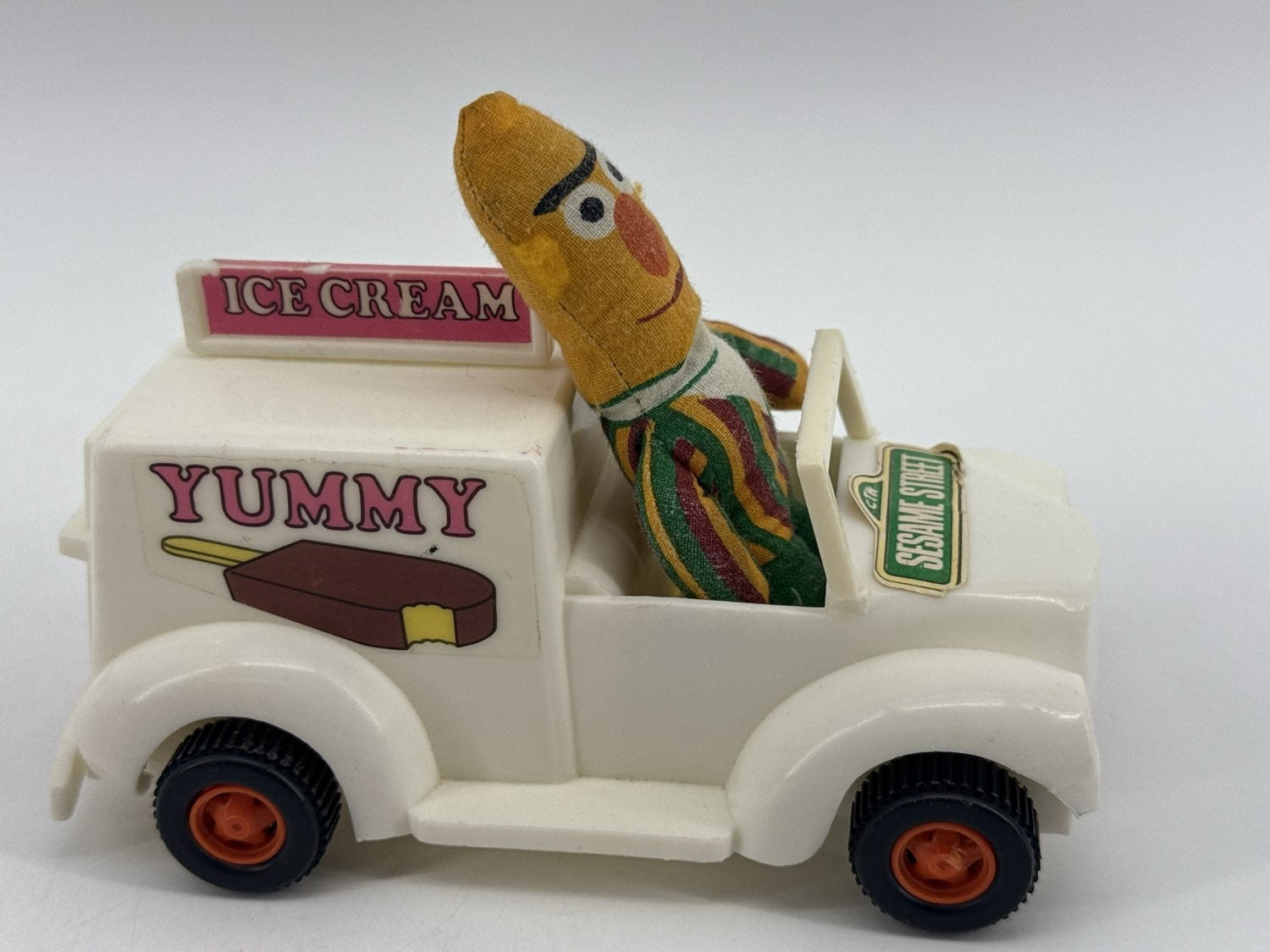 1993 Tyco Sesame Street Cars Elmo Oscar Bert