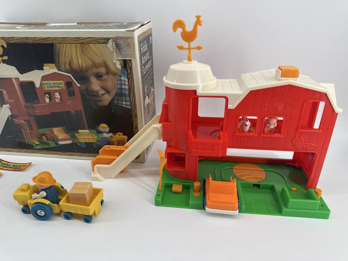 1981 Tomy Fiddle Around Farmyard Barn Playset 1053 Tractor Pickup Farmer