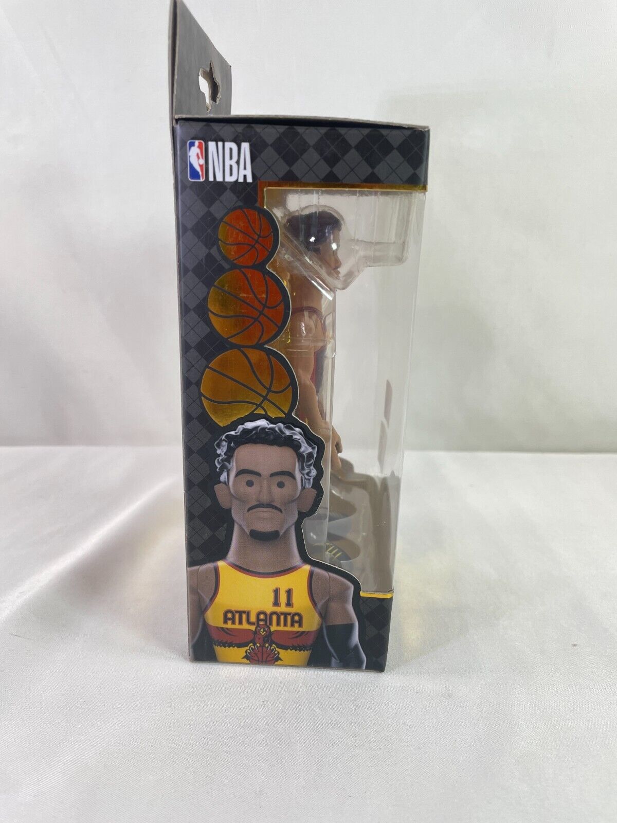 Funko Gold NBA Trae Young Chase Variant – Premium Vinyl Figure – Hawks #11