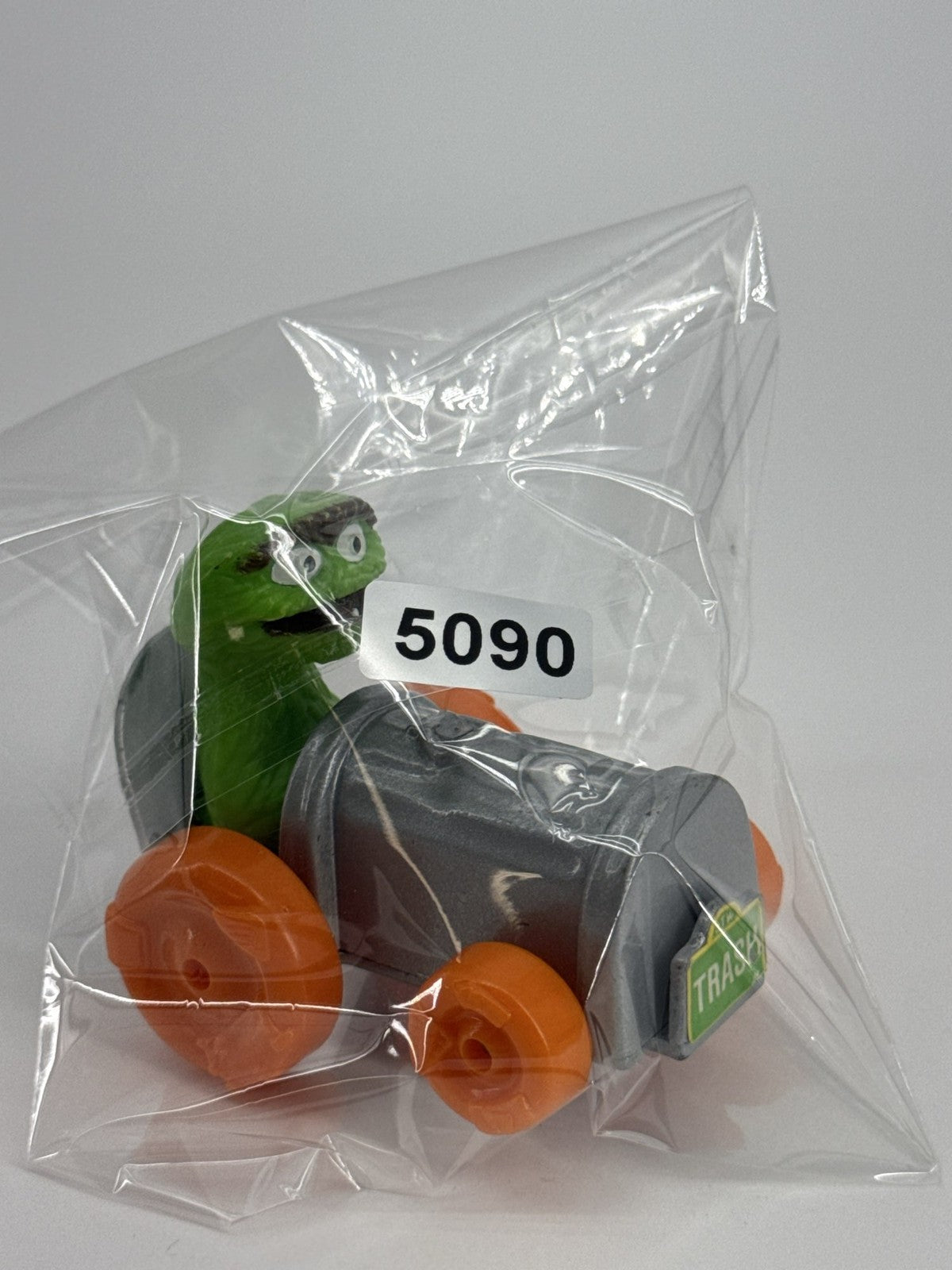 1982 Playskool Sesame Street Oscar the Grouch Trash Can Diecast Toy