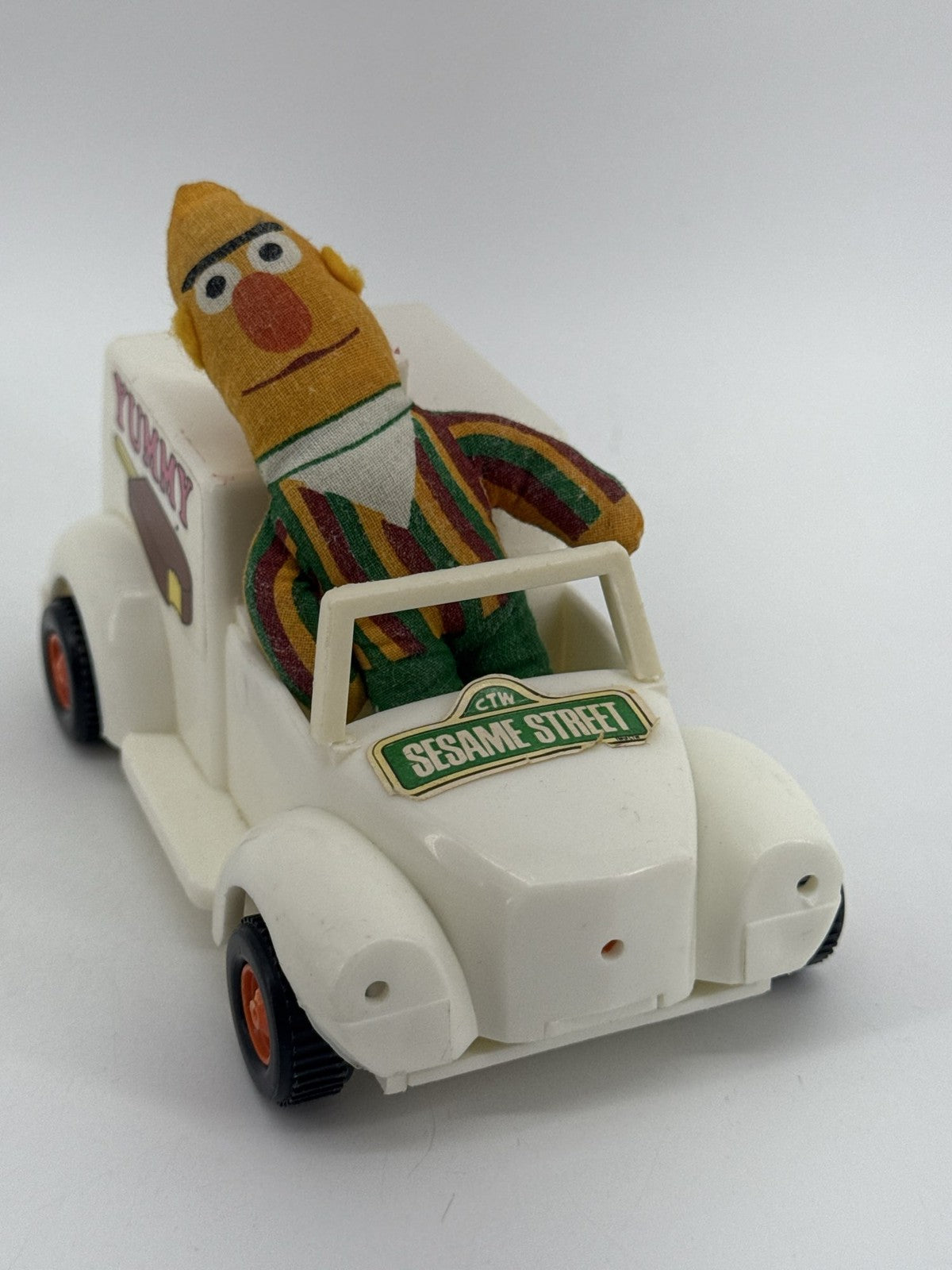 1993 Tyco Sesame Street Cars Elmo Oscar Bert