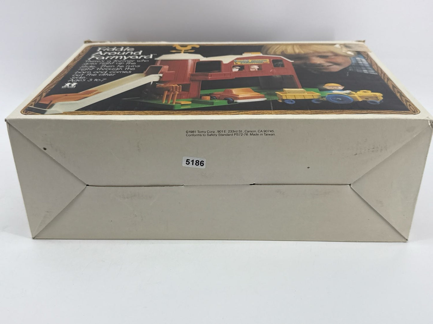 1981 Tomy Fiddle Around Farmyard Barn Playset 1053 Tractor Pickup Farmer