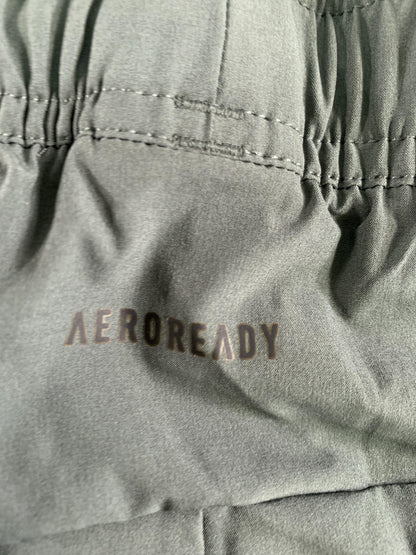 Adidas Shorts Mens Medium Gray Designed for Training AEROREADY Zip Pocket Gym