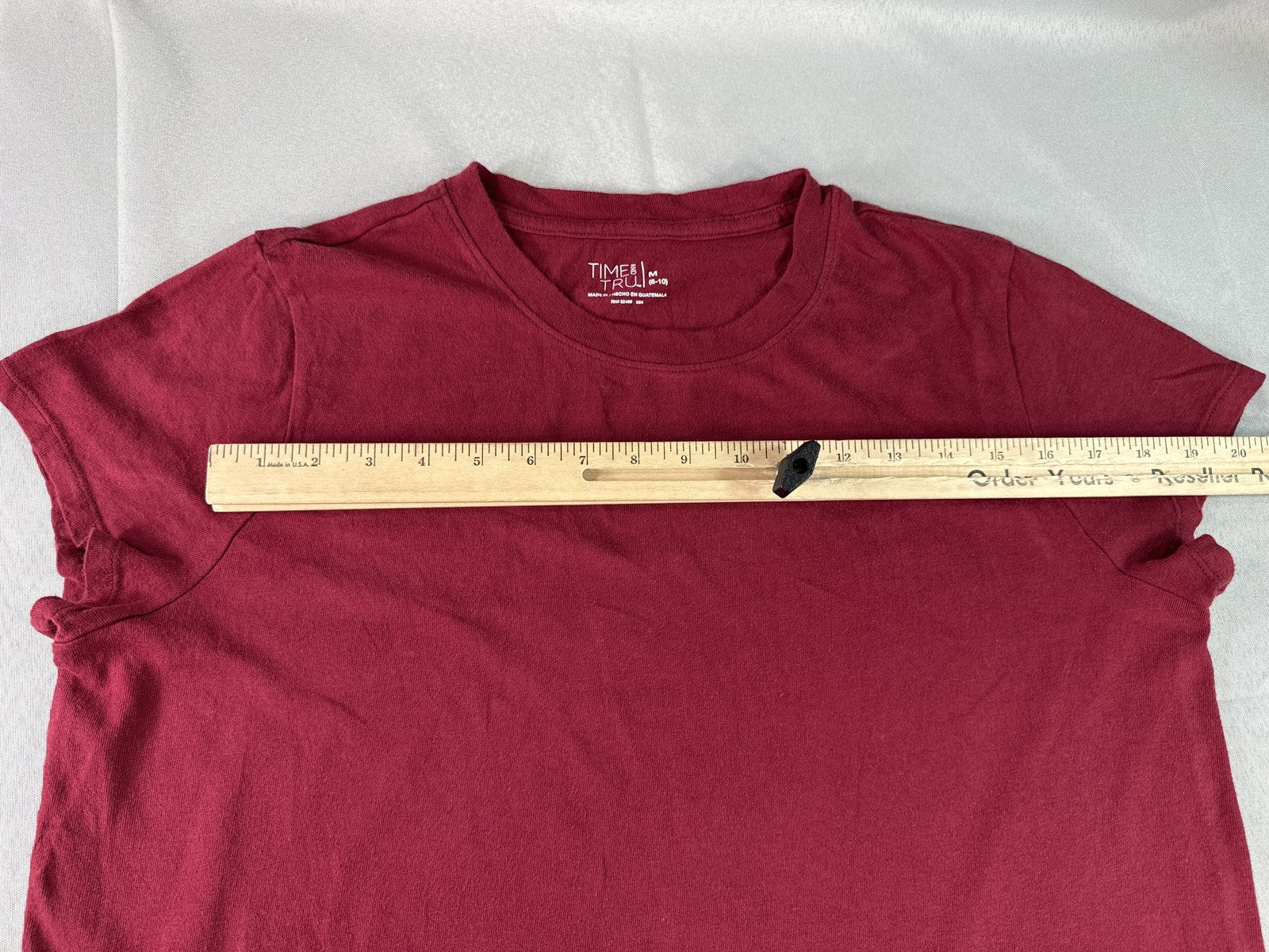 TIME AND TRU 3S4 Tee M (8 10) Red Cotton Regular Fit Crewneck Short Sleeve Soft