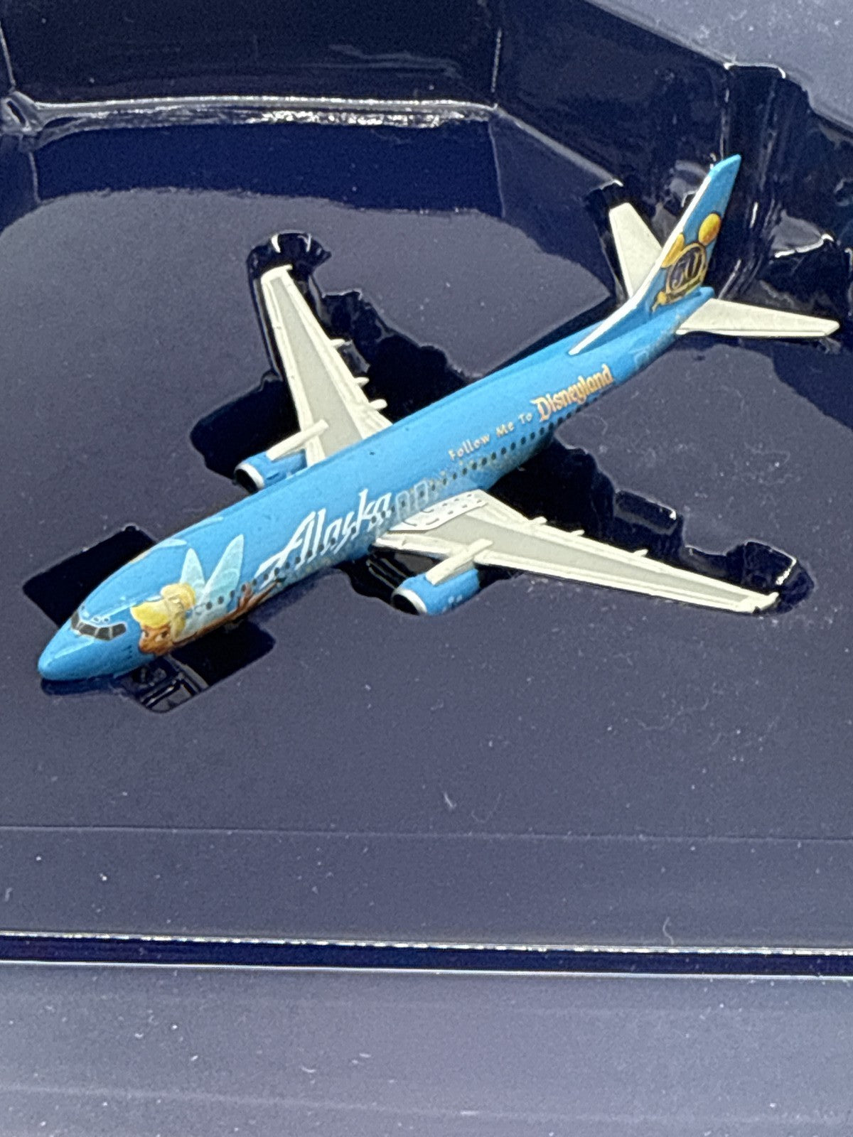 Gemini Jets Alaska Airlines Boeing 737-400 Disneyland 50th Diecast Model 1:400